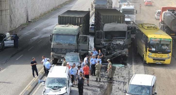 Gaziantep'te askeri konvoyda kaza: 1 asker yaral