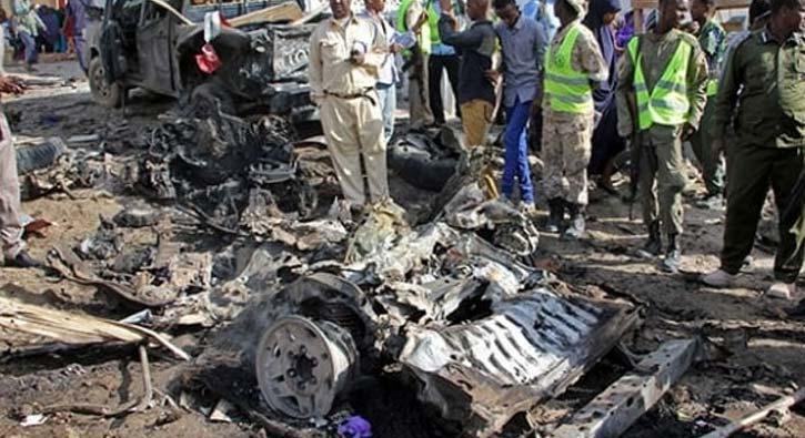 Somali'deki bir polis merkezine dzenlenen intihar saldrsnda 6 kii hayatn kaybetti
