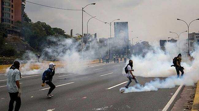 Venezuelada muhalefet sokaklara geri dnd