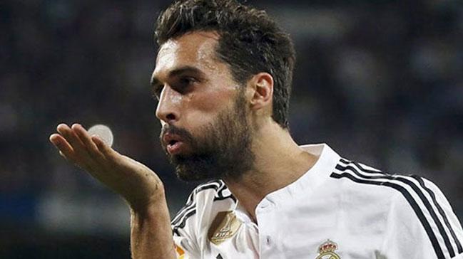 Tecrbeli savunma oyuncusu Arbeloa futbolu brakt