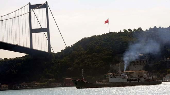 Rus istihbarat toplama gemisi 'Kildin' stanbul Boaz'ndan geti