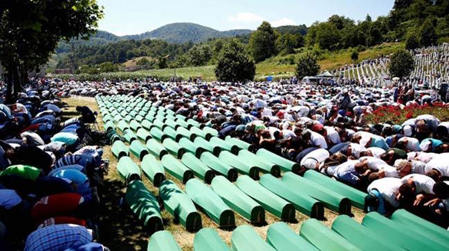 Hollanda mahkemesi Srebrenitsa katliamnda Hollanda askerlerini sulu buldu