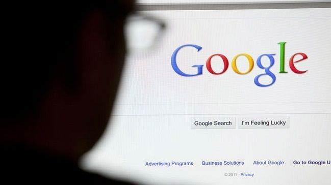 Avrupa Birlii Komisyonu Google'a 2,42 milyar euro para cezas verdi
