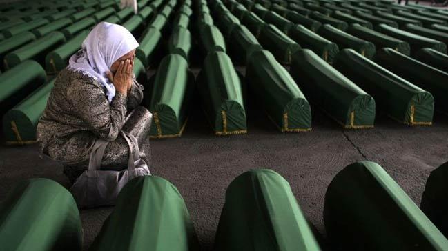 Srebrenitsal sava madurlarndan Hollanda kararna tepki