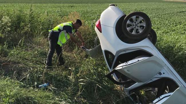 Bursa'da otomobil devrildi! Anne ve bebei ld