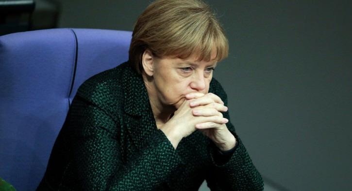 Merkel'den sert aklama: Daha kararlyz