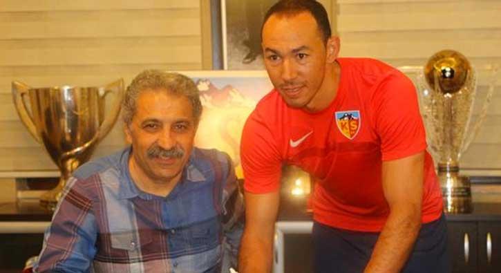 Umut Bulut Kayserispor ile 2 yllk yeni szleme imzalad