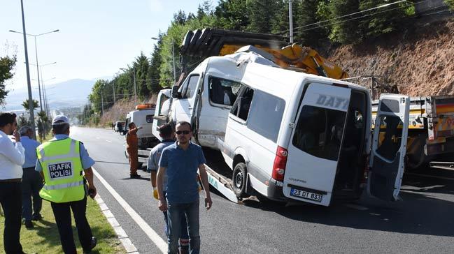 Malatya'da minibs trambs direine arpt: 19 yaral