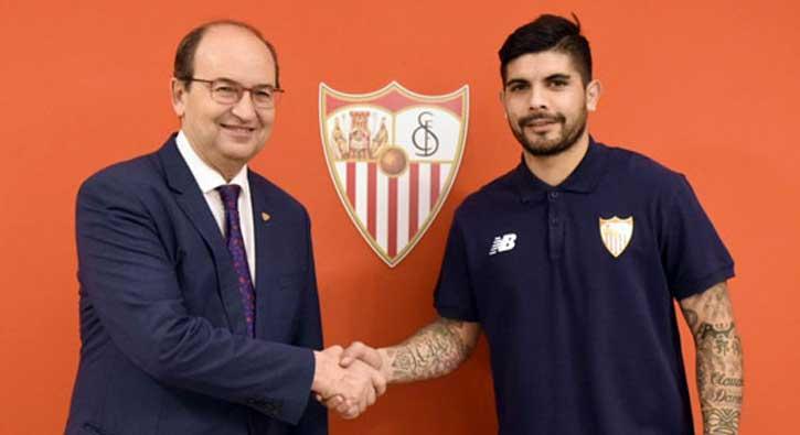 Fenerbahe'nin transfer listesinde olan Ever Banega eski takm Sevilla'ya dnd