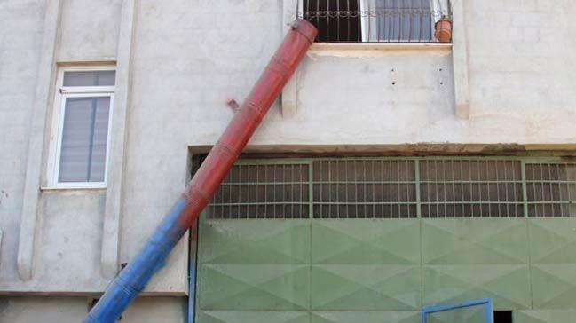 Adana'da bir adam ei yorulmasn diye evine 'p boru hatt' kurdu