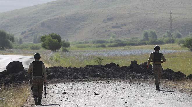 Hakkari'de terristler karakola szmaya alt