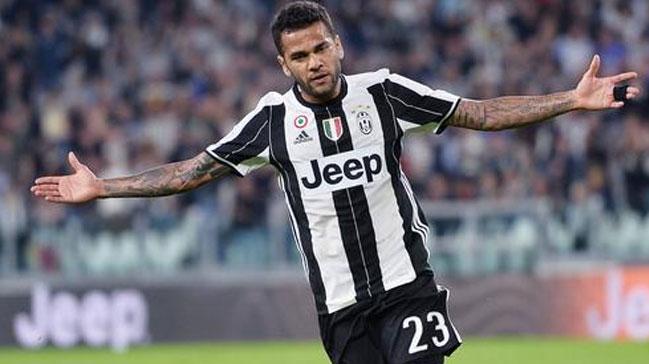 Dani Alves Barcelona Bakan'na 'Yalanc' dedi