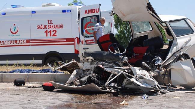 Ktahya'da trafik kazas: 4 l