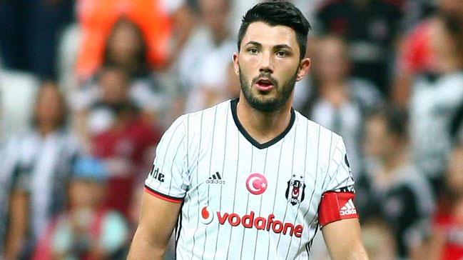 Tolgay Arslan sakatlanarak soyunma odasna gitti