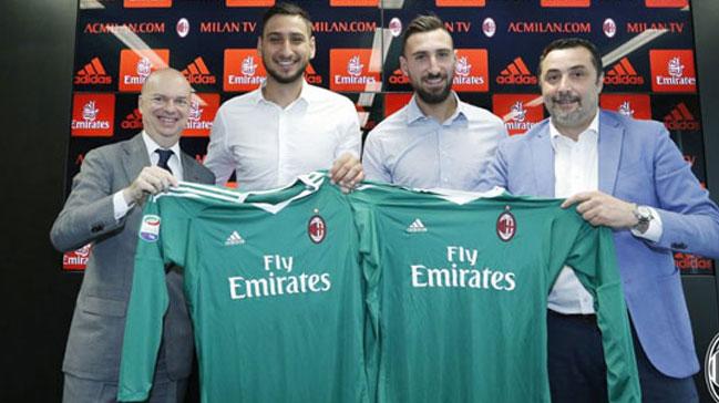 Milan Donnarumma kardelere imza attrd