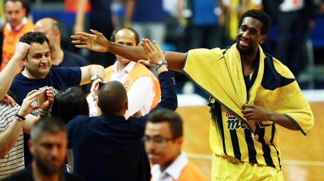 Fenerbahe Dou'un yldz oyuncusu Ekpe Udoh, Utah Jazz ile iki yllk anlamaya vard