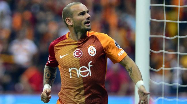 Galatasaray'dan ayrlmak zere olan Wesley Sneijder'e Antalyaspor talip oldu