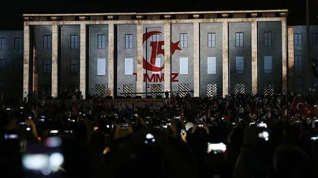 81 ilden 250 bayrak ile Meclis bahesinde tren dzenlendi