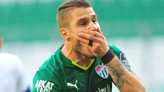 Bursaspor'da Deniz Ylmaz'a af kt