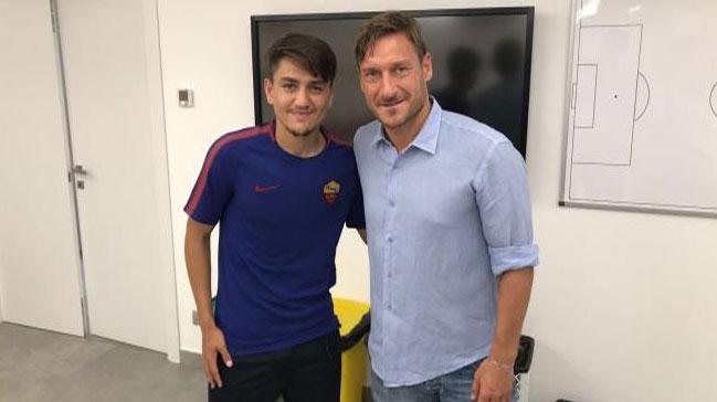 Cengiz nder'den Francesco Totti paylam