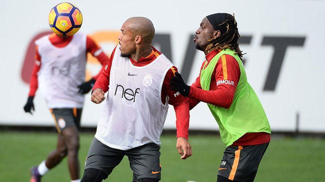 Igor Tudor Wesley Sneijder'den sonra Luis Cavanda ve Nigel de Jong'a da kapy gsterdi