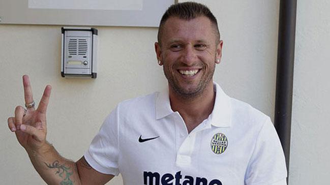 Cassano Verona'ya imza attktan 8 gn sonra futbolu brakt