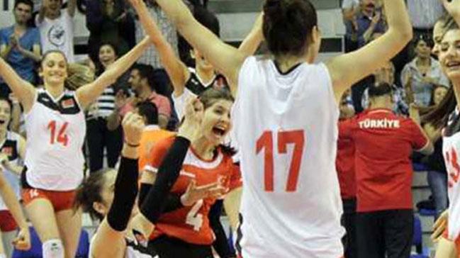 U20 Milli Voleybol Takmmz Brezilya'y 3-1 yendi