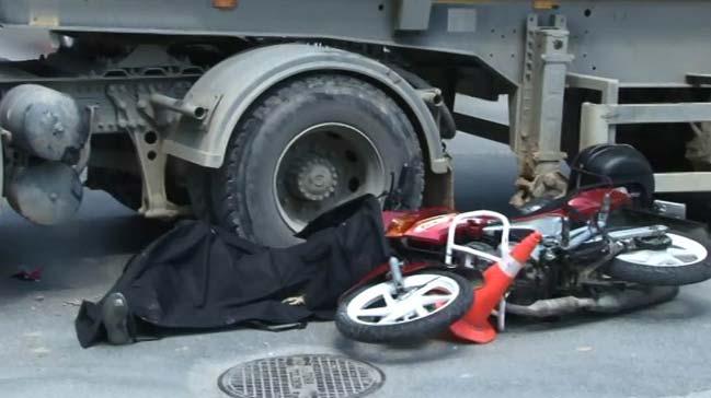 Kadky'de hafriyat kamyonu motosikletliyi ezdi
