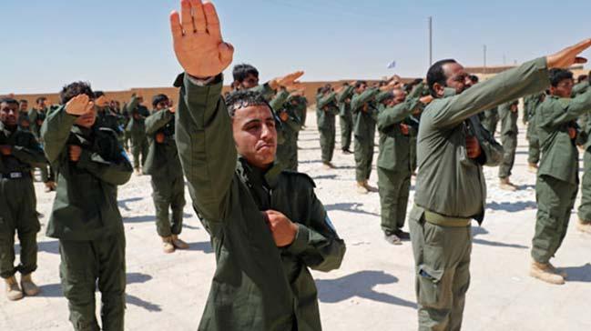 ABD YPG'li terristlere eitim verip mezun ediyor