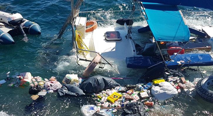 anakkale'de yelkenli batt! 39 kaak yzerek kyya kt