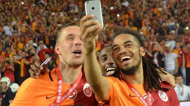 Galatasaray, Manchester City'den Denayer'i satn alma opsiyonlu kiralamak istiyor