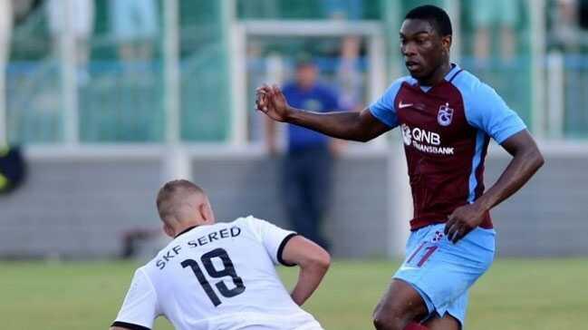 Fabian Castillo 3-4 hafta sahalardan uzak kalacak