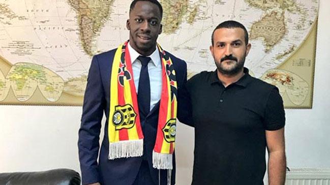 Yeni Malatyaspor Aly Cissokho'yu transfer etti