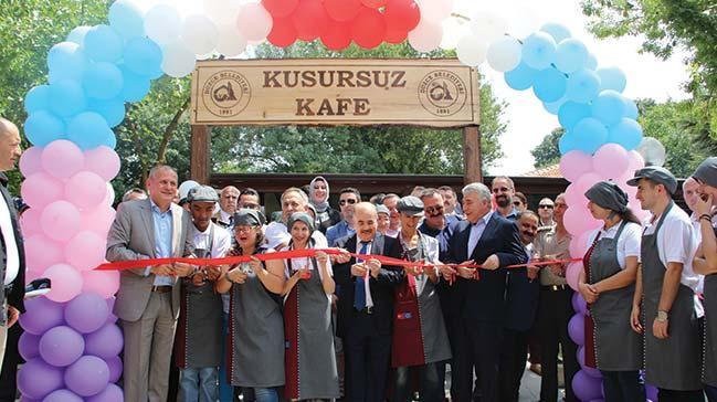 Dzce'de engelliler iin 'Kusursuz Kafe' ald