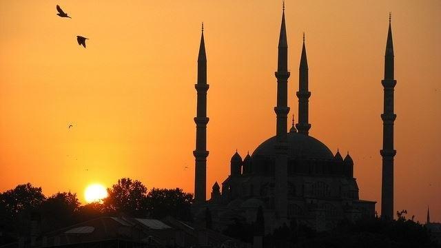 4 Austos Cuma namaz vakitleri