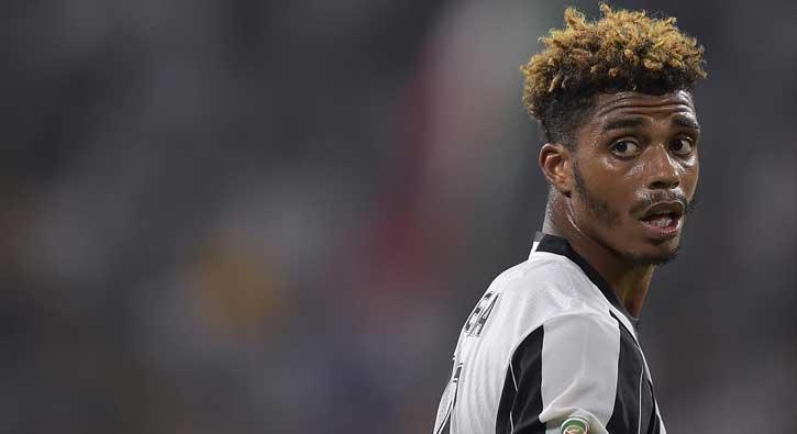 Galatasaray'n uzun sre gndeminde yer alan Lemina Stoke City yolcusu