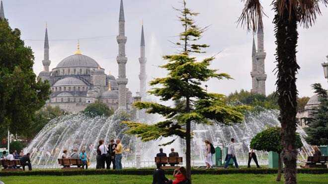 stanbul'a ilk 6 ayda 4 milyon 385 bin turist geldi