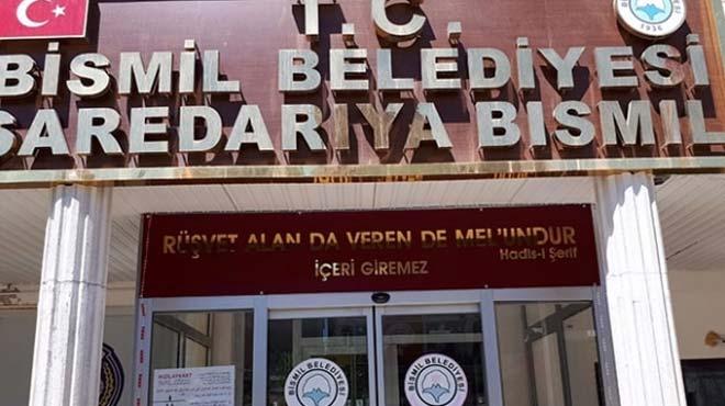 Bismil Belediyesinin giriine, 'Rvet alan da veren de melundur' tabelas asld