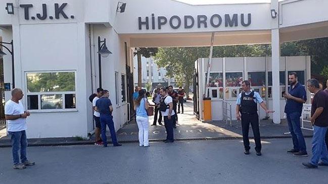 Polis Veliefendi Hipodromu'na operasyon dzenledi