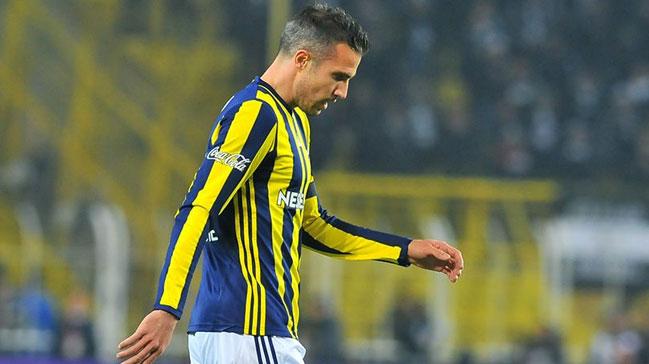 Beikta van Persie'nin sakatl konusunda Fenerbahe'yi uyarm