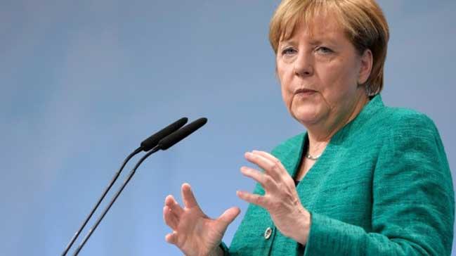 Merkel: Trkiye ile Gmrk Birlii'ni srdrmeyeceiz