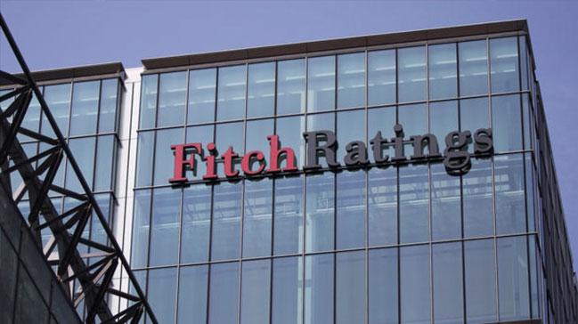 Fitch Yunanistan'n kredi notunu ykseltti