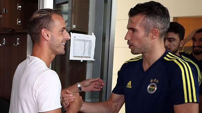 van Persie Soldado transferi sonras kendisini zorlad iin sakatlanm