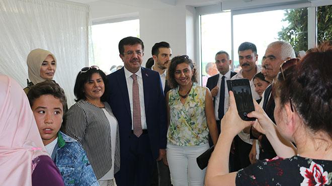 Ekonomi Bakan Nihat Zeybekci'nin kz evleniyor