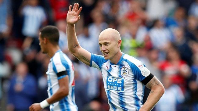 Huddersfield Town, Newcastle United' 1-0 malup etti