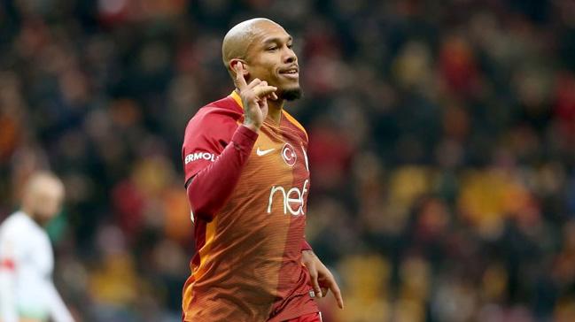 Galatasaray'n gzden kard Nigel de Jong kendisine gelen teklifleri beenmiyor