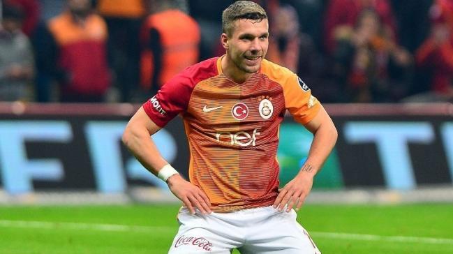 Lukas Podolski, Alman basnna dava ayor!