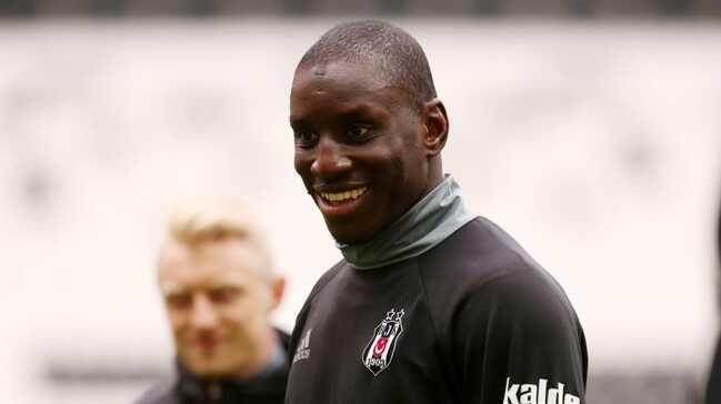 Beikta'tan Demba Ba'ya: Sakatlk problemin yoksa ve maann tamamn kulbn derse gel