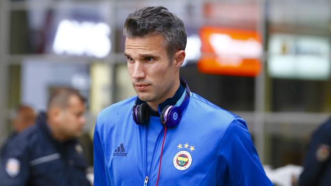 Robin van Persie'nin moralinin olduka bozuk olduu ve idmanlarda konumad renildi