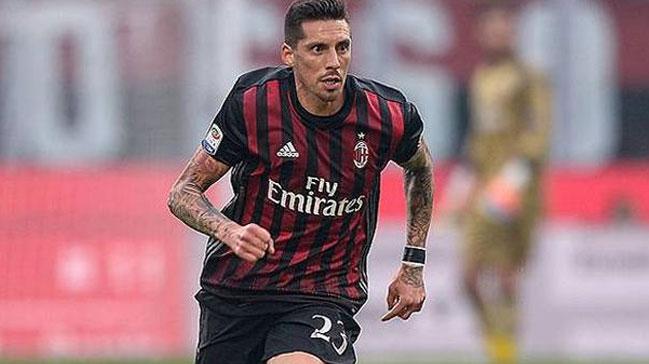 Fenerbahe: Jose Sosa ile ilgilenmiyoruz